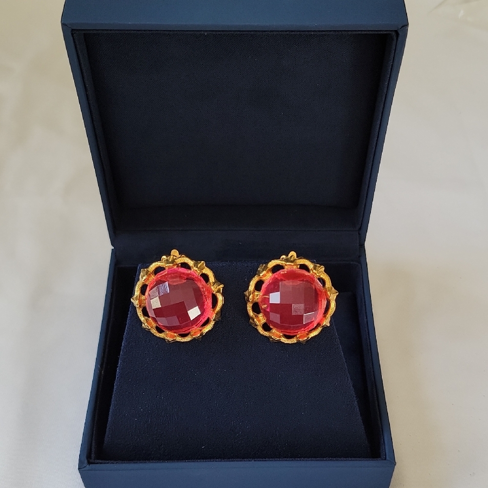 SALE Vintage Pink And Gold Clip-on Earrings